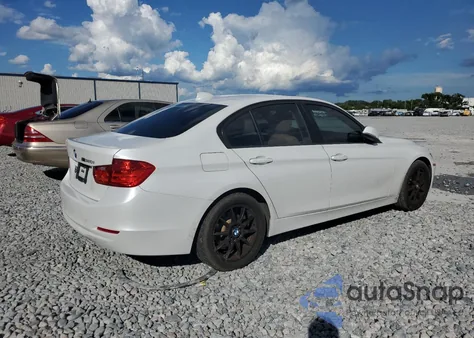 2015 BMW 320 I из США, поврежденный, VIN WBA3B1G54FNT03192